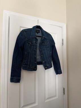 Banana Republic Women's XS Dark Wash Stretch Denim Jacket